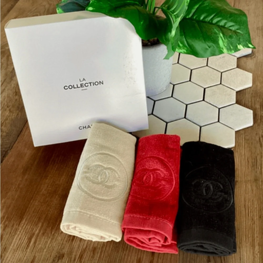 Chanel La Collection 3 Set Washcloth Towels GWP NWB